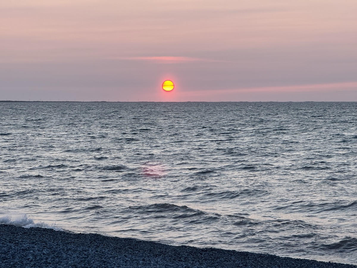 Coucher de soleil \u00celes de la Madeleine